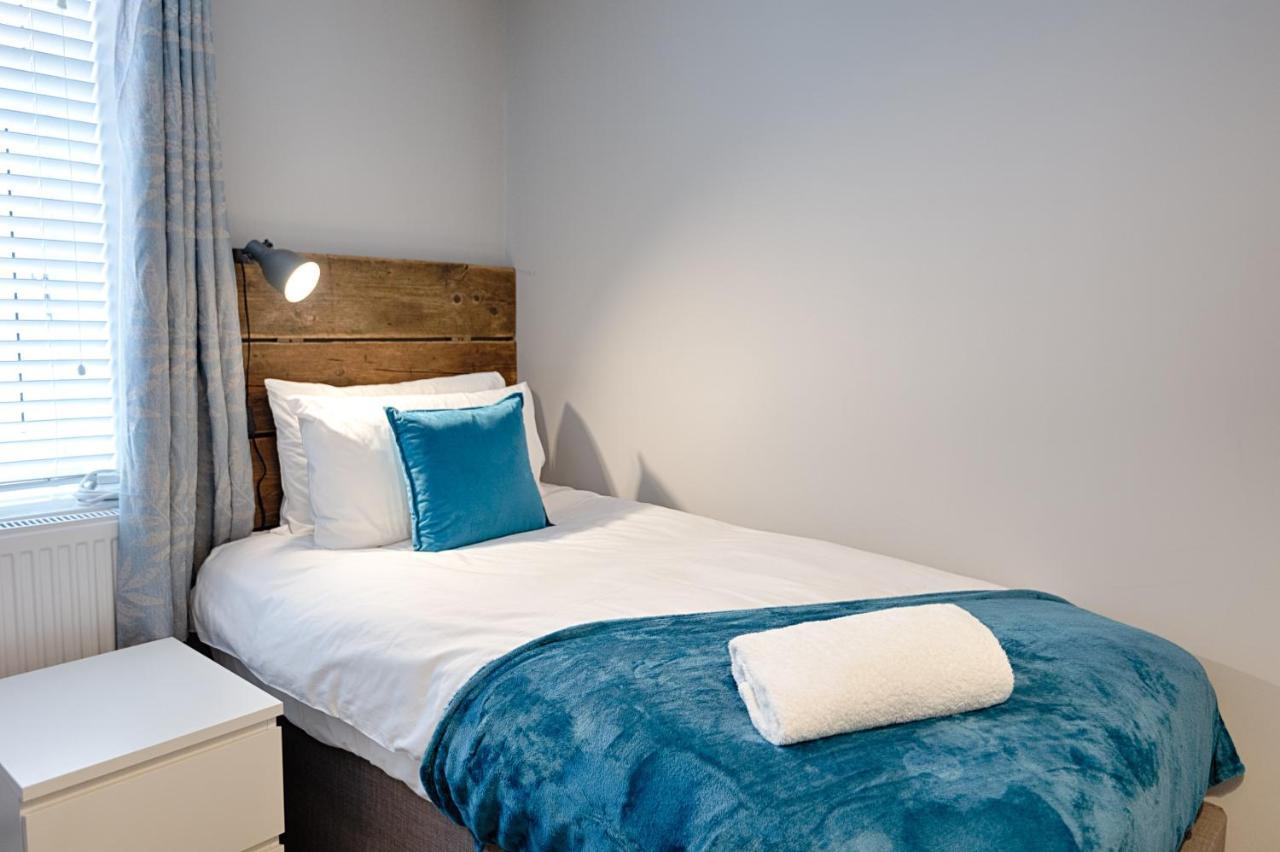3 Rm Studio, Open-Plan Living, Dining, & Kitchen Llanelli Exterior foto